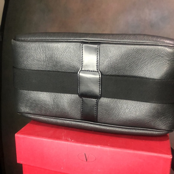 LOUIS VUITTON authentic Taiga Reporter PM Bag, Crossbody/Shoulder Leather - Picture 3 of 9